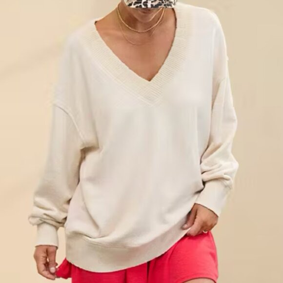Aerie Vacay Every day V-Neck Sweatshirt White - Picture 1 of 4